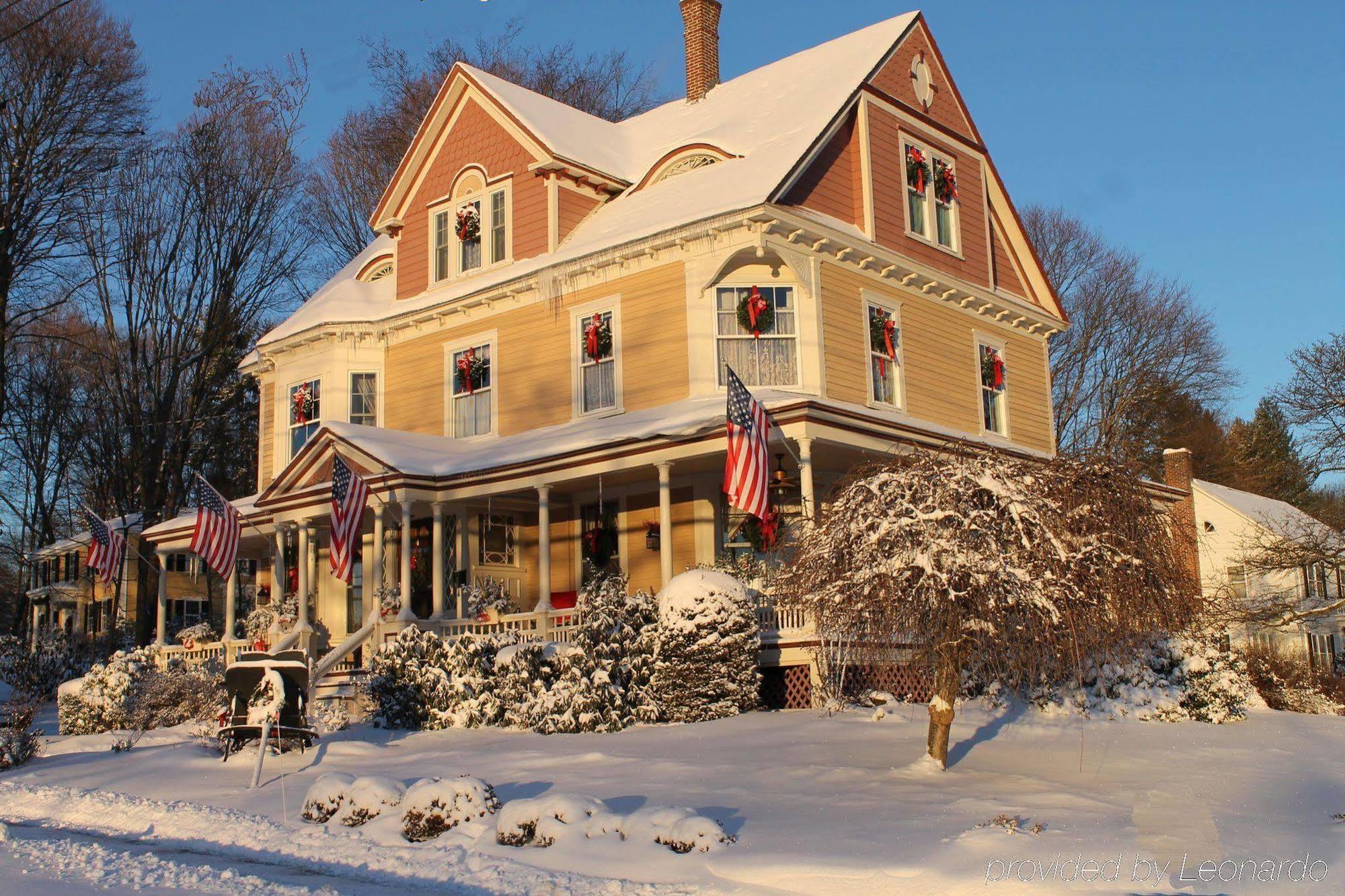 The Sleigh Maker Inn Bed And Breakfast ウェストボロー エクステリア 写真